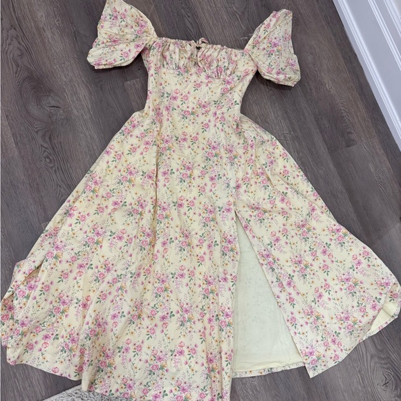 House of CB Dresses & Skirts - HOUSE OF CB floral dress